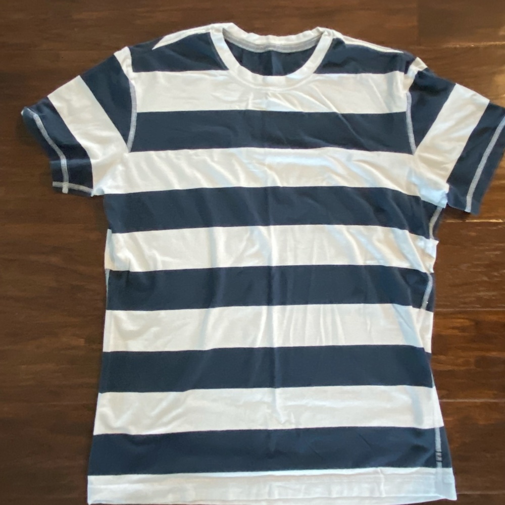 Lululemon Mens Crew Neck Striped T-shirt, navy blue and white